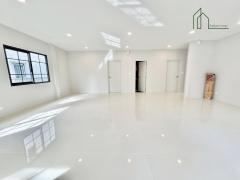 บ้านเดี่ยว เซนโทร บางนา ใกล้ เมกา บางนา ฟรีทุกค่าใช้จ่ายวันโอน-202504111550451744361445183.jpg