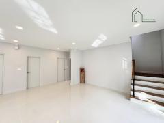 บ้านเดี่ยว เซนโทร บางนา ใกล้ เมกา บางนา ฟรีทุกค่าใช้จ่ายวันโอน-202504111550461744361446691.jpg