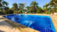 สระว่ายน้ำใส 8หลัง พลูวิลล่า ลำลูกกา-คลอง12 Wellness Senior Complex  เวลเนส  3.5ไร่ 5,600ตรม.