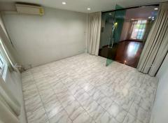 ขายอาคารพาณิชย์ 5.5 ชั้น พร้อมผู้เช่า ใกล้ BTS เอกมัย เดินทางสะดวก (N.1668)-202504180937411744943861049.jpg