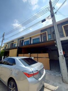 ให้เช่าทาวน์เฮ้าส์ เดอะ คอนเนค พัฒนาการ 38 บ้านรีโนเวทใหม่พร้อมอยู่ (N.1674)