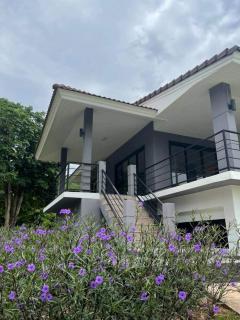 ขายบ้านพักตากอากาศเขาใหญ่ พร้อมสระน้ำ เขาลอย รีสอร์ต พญาเย็น อำเภอปากช่อง นครราชสีมา.-202504191603401745053420637.jpg