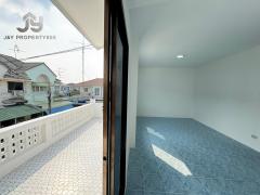 ขายบ้านทาวน์เฮ้าส์ 2 ชั้น #หมู่บ้านลัลลี่วิลล์1  พื้นที่ 19.5 ตรว.-202504201723121745144592251.jpeg