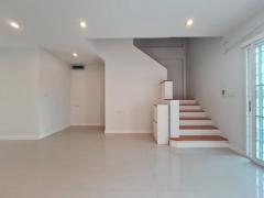 [ให้เช่า] FOR RENT THE METRO SATHORN / 3 bedrooms 3 bathrooms / 19 Sqw. 165 Sqm. **27,000** CLOSE TO BTS WUTTAKAT-202504210956121745204172570.jpg