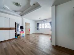 ขาย บ้านแฝด 2 ชั้น หมู่บ้านรัชธานี 6 ติดถนนสายไหม 35 ตรว-202504221200571745298057656.jpg