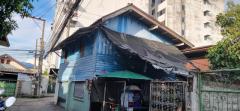 ขายที่ดินเจริญกรุง แถมบ้าน 2 ชั้น 63 ตร.ว.ใกล้เอเซียทีค BTS สุรศักดิ์