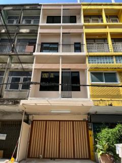 ขายอาคารพาณิชย์ 4 ชั้น รีโนเวทโมเดิร์นทั้งหลัง ซ.ประชาชื่น 36 แยก 3 ทำเลดี ใกล้ตลาดบองมาร์เช่ (ขายต่ำกว่าประเมิน)