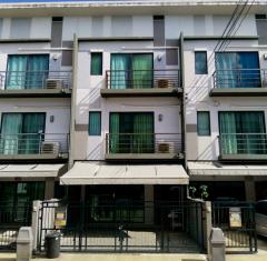 ให้เช่าทาวน์โฮม 3 ชั้น บ้านกลางเมือง สุขสวัสดิ์ 37 เฟอร์นิเจอร์และเครื่องใช้ไฟฟ้าครบ พร้อมเข้าอยู่ ทำเลดีใกล้ทางด่วน พระราม 3-ดาวคะนอง