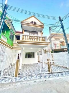 ขาย เช่า บ้านทาวเฮาว์หลังริม 32 ตารางวา ม.บ ชวนใจนิเวศน์  3ห้องนอน 2ห้องน้ำ 
