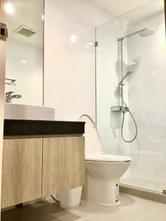 ให้เช่าคอนโด Baan Ploenchit (บ้านเพลินจิต) 100 ตรม. 2 ห้องนอน 2 ห้องน้ำ  ชั้นที่ 10 วิวเมือง พร้อมเฟอร์และเครื่องใช้ไฟฟ้า-202504281516361745828196454.jpg