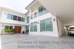 ขายบ้านเดี่ยวหรูหรา หมู่บ้านปรีชาสุวินทวงศ์ ตกแต่งสไตล์ Luxury สร้างเอง พื้นที่เยอะ ฟังก์ชันครบ