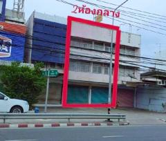 ขาย-เช่าอาคาร 3 ชั้น สนามกีฬาธูปะเตมีย์ สายไหม 2 คูหา BTS แยก คปอ. 1.5กม. รวมชั้นลอยดาดฟ้า 576 ตร.ม ติดถนนใหญ่  6นอน เซียร์ รังสิต 2.5 กม.