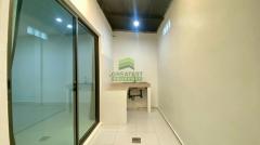 ขายทาวน์โฮม 2 ชั้น สไตล์โมเดิร์นลอท์ฟ ม.เวิร์ฟติวานนท์ รังสิต เนื้อที่ 17.80 ตร.ว แต่งครบ สวย ทำเลดี ติดรถไฟฟ้า-202504301536571746002217633.jpg