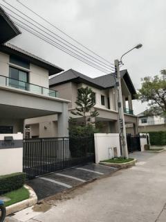 LV53131 ให้เช่า บ้านใหม่ บางกอก บูเลอวาร์ด ศรีนครินทร์-บางนา (Bangkok Boulevard Srinakarin-Bangna) ตรงข้าม PTT หนามแดง