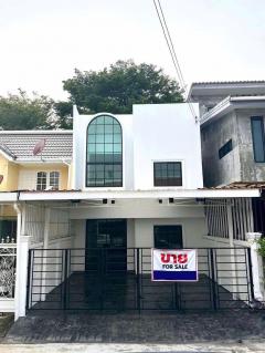 BS968-ขายทาวน์เฮาส์รีโนเวทใหม่-2-ชั้น-พร