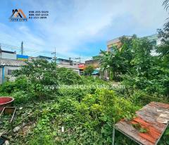 ที่ดินเปล่า 195.6 ตร.ว. แปลงมุม สวยมาก ติดถนนไทรบุรี จ.สงขลา หน้ากว้างประมาณ 20 M. x ลึก 45 M. ปัจจุบันมีผู้เช่าที่ดินขายอาหาร-202505011744091746096249197.jpg