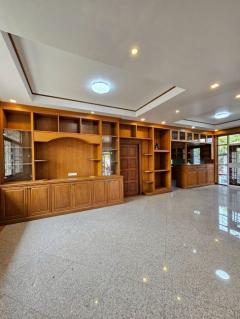 RM169 ให้เช่าบ้านเดี่ยว 3 ชั้น ลาดพร้าว 93 หลังใหญ่ เหมาะพักอาศัยและสำหรับทำออฟฟิศ  สำนักงาน สตูดิโอไลฟ์สด สามารถจดทะเบียนได้-202505022334171746203657255.jpg