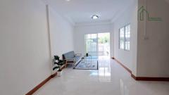 ทาวน์เฮาส์ 2 ชั้น หมู่บ้านลัลลี่วิลล์ คลองสาม ลำลูกกา ฟรีโอน-202505041207041746335224559.jpg