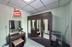 ทาวน์เฮาส์ หมู่บ้าน บัวทองธานี พาร์ค เนื้อที่ 21 ตรว. ตรงข้ามตลาดสมบัตรบุรี ถนนกาญจนาภิเษก ตำบลบางบัวทอง อำเภอบางบัวทอง จังหวัดนนทบุรี-202505071427091746602829485.jpg