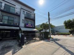 ขาย-บ้านทาวน์เฮ้าส์-หลังมุม-หมู่บ้า