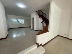 ขายทาวน์โฮม 3 ชั้น หมู่บ้านวิสต้า ปาร์ค วิภาวดี Vista Park Viphavadi-202505090931031746757863203.jpg