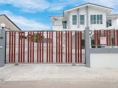ขายราคาพิเศษ บ้านเดี่ยว 2 ชั้น 117 ตร.ว ซ.ตลับทอง2 ขนาด 7นอน 5น้ำ บ้านหลังใหญ่ ทำเลดีมาก เข้าซอยเพียง 30เมตร รีโนเวทใหม่ทั้งหลัง พร้อมเข้าอยู่ได้ทันที [เอกชัย-พระราม2]