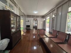 ขายที่ดินพร้อมบ้าน ติดถนนซอยเจริญนคร 78 ขนาด 256.4 ตารางวา สนใจติดต่อ 0858289454-202505101336511746859011883.jpg
