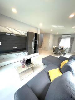 ให้เช่าบ้านเดี่ยวหรู บางนา ใกล้ MEGA BANGNA–IKEA 3 นอน 3 น้ำ เฟอร์ครบ พร้อมอยู่ ในโครงการ Centro Bangna ทำเลดี ใกล้ รร.นานาชาติ CONCORDIAN, ม.ราม2, สนามบินสุวรรณภูมิ-202505102240041746891604147.jpg