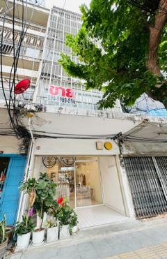 ขาด่วนๆ อาคารพาณิชย์ ติดถนนใหญ่ลาดหญ้า ใกล้วงเวียนใหญ่ Icon Siam