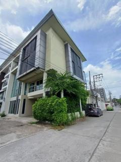 ให้เช่า โฮมออฟฟิศ 4 ชั้น ห้องมุม ถนนรามอินทรา ใกล้แฟชั่นไอแลนส์ MRTวงแหวนรามอินทรา สามารถจดทะเบียนบริษัทได้-202505111119371746937177222.jpg