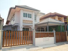 ขายบ้านเดี่ยว 2 ชั้น 43 ตร.วา รีโนเวทใหม่ พร้อมอยุ่ บ้านสวย ทำเลดี เดินทางสะดวก ใกล้รถไฟฟ้าสีแดง บางพูน ปทุมธานี