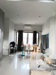 ราคาพิเศษ ขายบ้านเดี่ยว  61.2 ตร.วา หมู่บ้านแกลเลอรี่ ฮิลล์ มาบตาพุด เดินทางสะดวก ใกล้แหล่ชุมชน-202505121452121747036332654.jpg