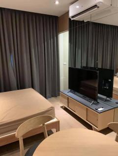ขายคอนโด Park Origin Phrom Phong (พาร์ค ออริจิ้น พร้อมพงษ์) 26 ตรม. 1 นอน 1 น้ำ ชั้นที่ 5 พร้อมเฟอร์นิเจอร์