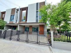 ให้เช่า ทาวน์โฮม บ้านกลางเมือง ลาดพร้าว 101 สเตชั่น 200 ตรม. 53 ตร.วา