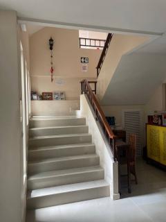 ขายโรงแรมในคูเมืองเชียงใหม่  มีใบอนุญาตโรงแรม 132 ตรว 40 ล้าน   ++มีห้องพัก 15 ห้องนอน 17 ห้องน้ำ ++ใกล้แหล่งท่องเทียวทางวัฒนธรรมของเชียงใหม่ ++ใกล้พิพิธภัณฑ์พื้นถิ่นล้านนา หอประวัติศาสตร์เมืองเชียงใหม่ และหอศิลปวัฒนธรรมเชียงใหม่ ++วัดพันเตา วัดเจดีย-202505171511511747469511005.jpg