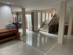 ขายโรงแรมในคูเมืองเชียงใหม่  มีใบอนุญาตโรงแรม 132 ตรว 40 ล้าน   ++มีห้องพัก 15 ห้องนอน 17 ห้องน้ำ ++ใกล้แหล่งท่องเทียวทางวัฒนธรรมของเชียงใหม่ ++ใกล้พิพิธภัณฑ์พื้นถิ่นล้านนา หอประวัติศาสตร์เมืองเชียงใหม่ และหอศิลปวัฒนธรรมเชียงใหม่ ++วัดพันเตา วัดเจดีย-202505171511531747469513104.jpg