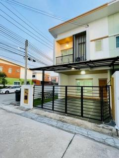 ขายทาวน์โฮมหลังมุม รีโนเวทใหม่ มบ.เดอะไพร์ซ ศรีราชา TP-H1261