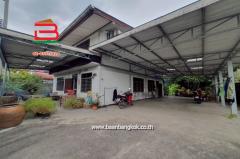 ที่ดินพร้อมบ้าน 2 ชั้น ซอยสุวินทวงศ์ 17 เนื้อที่ 1-1-57 ไร่ ถนนสุวินทวงศ์ แขวงลำผักชี เขตหนองจอก กรุงเทพมหานคร-202505190857061747619826625.jpg