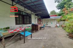 ที่ดินพร้อมบ้าน 2 ชั้น ซอยสุวินทวงศ์ 17 เนื้อที่ 1-1-57 ไร่ ถนนสุวินทวงศ์ แขวงลำผักชี เขตหนองจอก กรุงเทพมหานคร-202505190857071747619827211.jpg