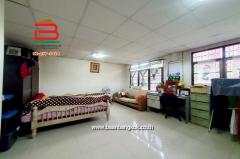 ที่ดินพร้อมบ้าน 2 ชั้น ซอยสุวินทวงศ์ 17 เนื้อที่ 1-1-57 ไร่ ถนนสุวินทวงศ์ แขวงลำผักชี เขตหนองจอก กรุงเทพมหานคร-202505190857111747619831319.jpg