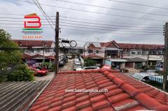 ทาวน์เฮาส์ หมู่บ้าน ฉัตรณรงค์วิลล่า 4 (ซอยเปียร์นนท์) เนื้อที่ 16 ตรว. ถนนลำลูกกา คลอง3 ตำบลคูคต อำเภอลำลูกกา จังหวัดปทุมธานี-202505191149041747630144439.jpg