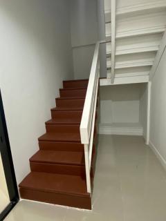 ขายทาวน์โฮม 3 ชั้น 17 ตร.ว. เหมาะเป็นที่อยู่อาศัยและสำนักงานได้ ย่านซังฮี้ ใกล้ MRT สิรินธร เพียง 4.6 ล้านบาทเท่านั้น-202505191335581747636558344.jpg