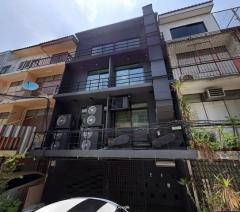 ให้เช่า ขาย อาคาร ตึกแถว 2 คูหา 4 ชั้น รีโนเวทใหม่ทั้งหลัง ซอยสาธุประดิษฐ์ 4  สาทร – สีลม เดินทางสะดวก