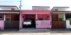 ทาวน์เฮาส์ บีเคลัคกี้โฮม 1 1500000 - 2 ห้องนอน 1 BATHROOM area 21 Square Wah ใกล้กับ ใกล้เทศบาลตำบลอุทัย ตลาดอุทัย สถานีตำรวจอุทัย สวนอุตสาหกรรมนิคมโรจนะ 2 และ 3 โรงงานอิชิตัน โลตัสอุทัย ธนาคารออมสินสาขาอุทัย อยู่ในแหล่งชุมชน การเดินทางสะดวก ใกล้ถนนอ