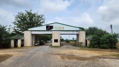 ขายที่ดินพร้อมสิ่งปลูกสร้างบ้านชั้นเดียว ขนาด 94-2-90 ไร่ (37,890 ตร.ว.) โครงการคีรีทอง ต.ธงชัย อ.เมืองเพชรบุรี จ.เพชรบุรี ติดถนนเลียบคลอง