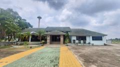 ขายที่ดินพร้อมสิ่งปลูกสร้างบ้านชั้นเดียว ขนาด 94-2-90 ไร่ (37,890 ตร.ว.) โครงการคีรีทอง ต.ธงชัย อ.เมืองเพชรบุรี จ.เพชรบุรี ติดถนนเลียบคลอง-202505201511561747728716348.jpg