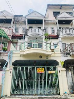 ขายด่วน ! ทาวน์เฮ้าส์ 3 ชั้น ถนนสุขุมวิท 101/1 ใกล้รถไฟฟ้า 2 สาย