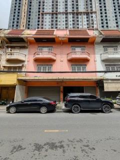 ขายตึกแถว 3 ชั้น หมู่บ้านรัตนาธิเบศร์ บางใหญ่ นนทบุรี  เนื้อที่ 38 ตร.ว. 4 ห้องนอน 3 ห้องน้ำ 1 ห้องโถง ต่อเติมเต็ม คุ้มสุดในย่านนี้ 