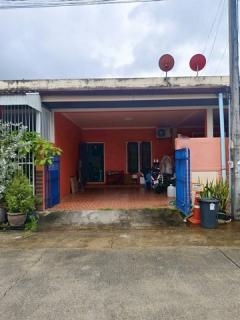 หมู่บ้านสะพานหินภูเก็ต ทาวน์โฮมสภาพเดิม 22.8วา 2ห้องนอน 1ห้องน้ำ ใกล้วิทยาลัยอาชีวศึกษาภูเก็ต