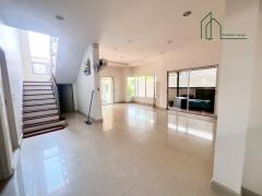 บ้านเดี่ยว 2 ชั้น รีโนเวทใหม่ หมู่บ้านเดอะ เซนโทร สุขุมวิท 113 ซอยวัดด่านสำโรง บ้านใหม่ สภาพดี -202505241559051748077145724.jpg